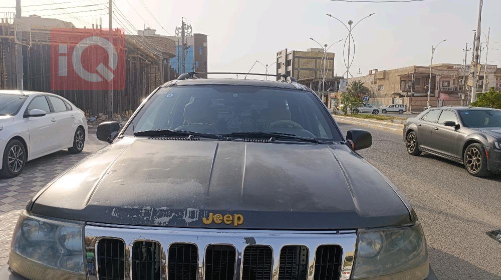 جیپ گراند شیرۆکی